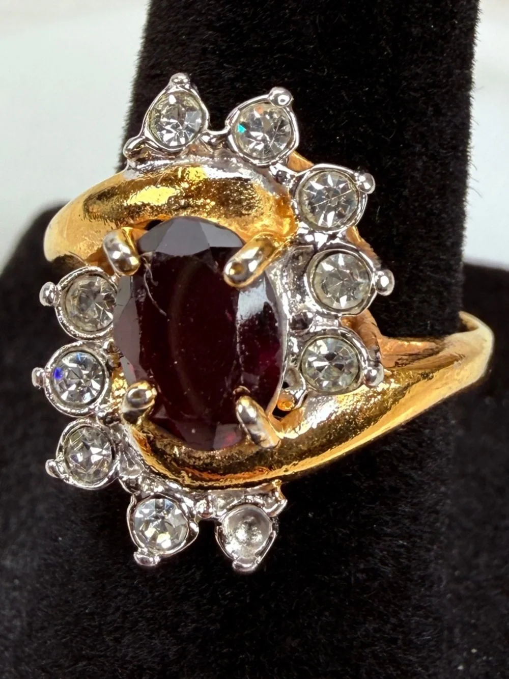 Vintage goldtone cocktail ring size 6 3/4